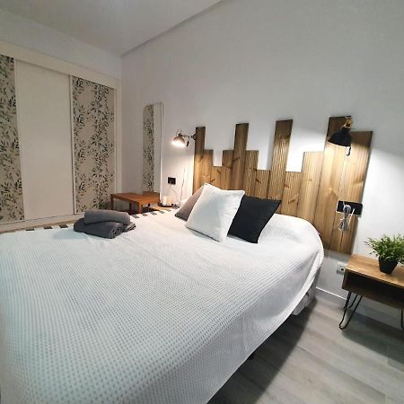 Apartamentos Alamos Малага Экстерьер фото