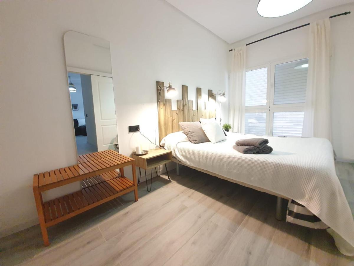Apartamentos Alamos Малага Экстерьер фото