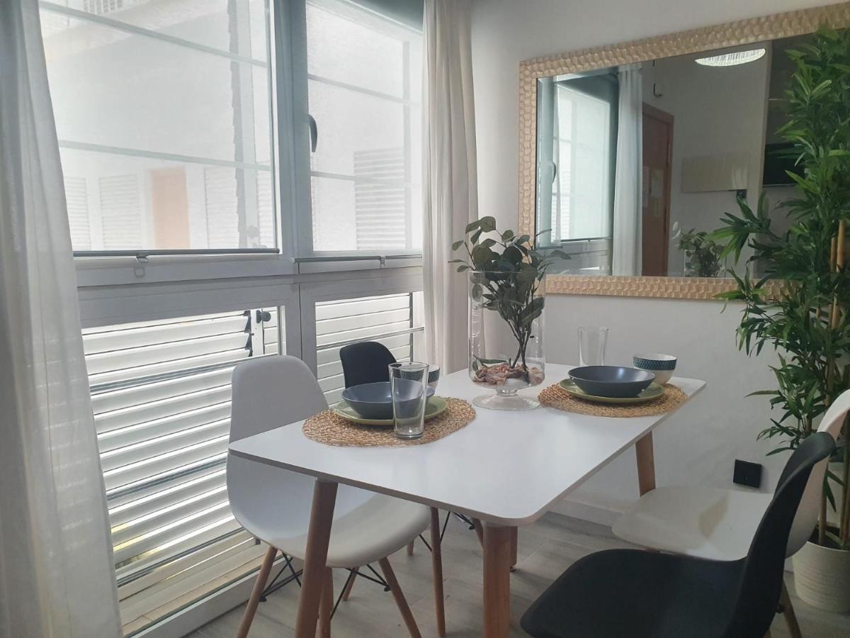 Apartamentos Alamos Малага Экстерьер фото